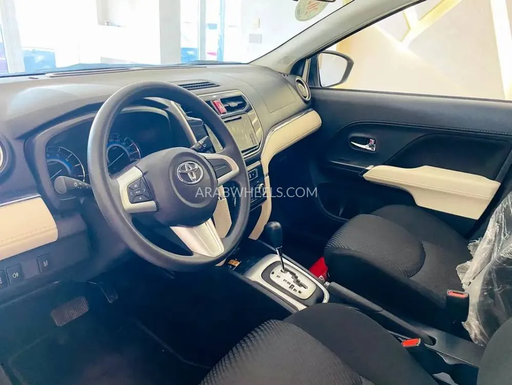Toyota Rush 2023 for Sale in Sharjah Image-9