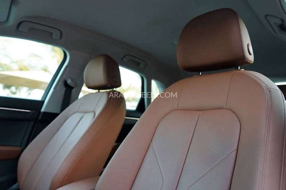 Audi Q3 2020 for Sale in Dubai Image-32