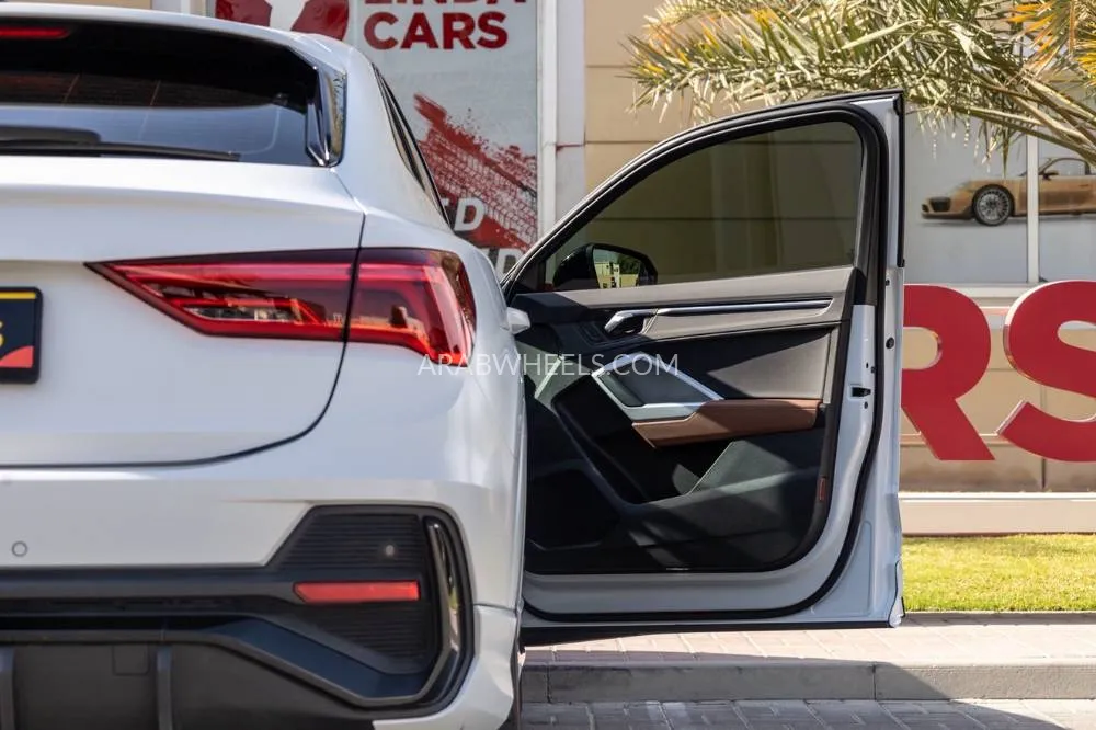 Audi Q3 2024 for Sale in Dubai Image-7