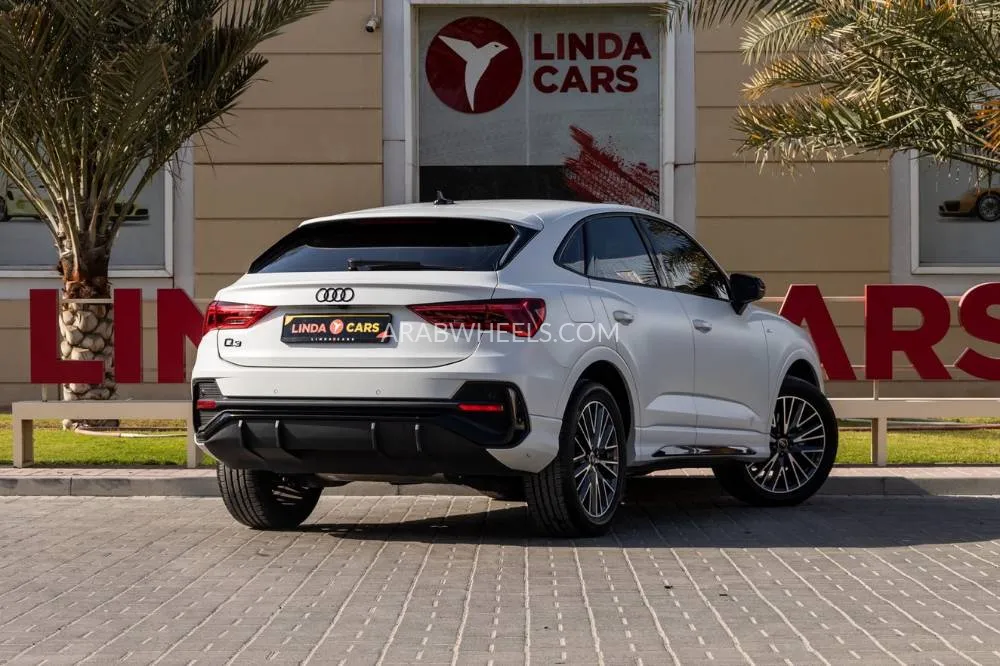Audi Q3 2024 for Sale in Dubai Image-9