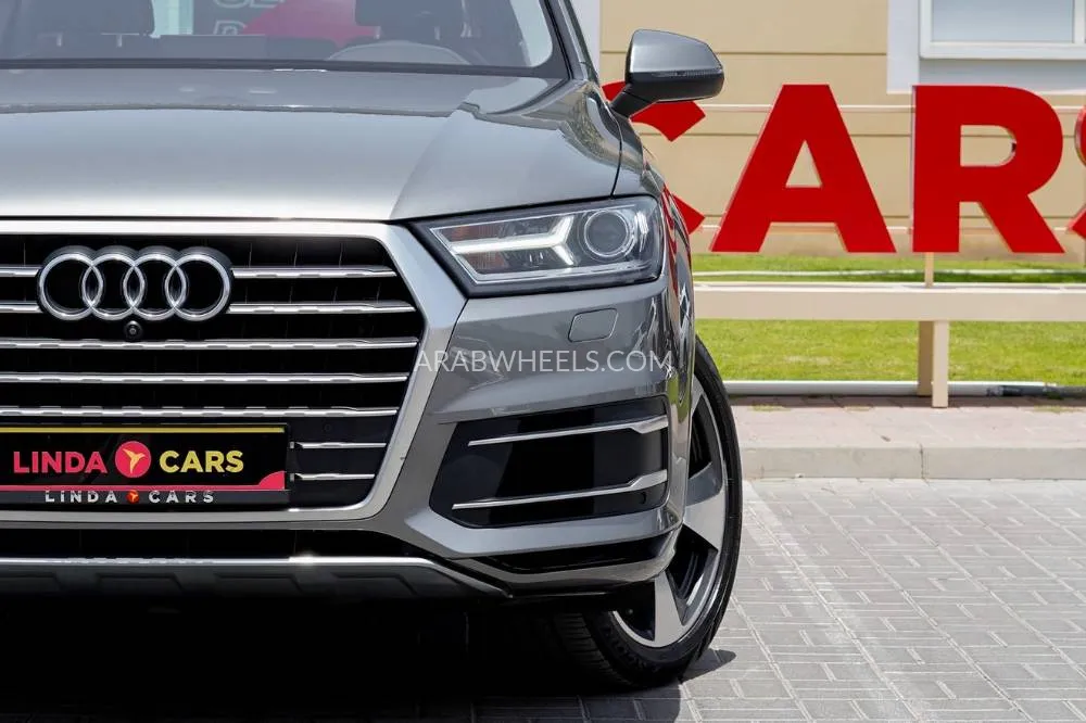Audi Q7 2016 for Sale in Dubai Image-5