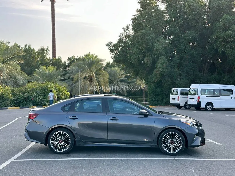 Kia Forte 2023 for Sale in Sharjah Image-9