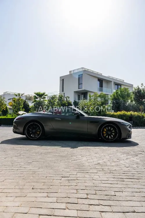 Mercedes Benz SL Class 2022 for Sale in Dubai Image-4