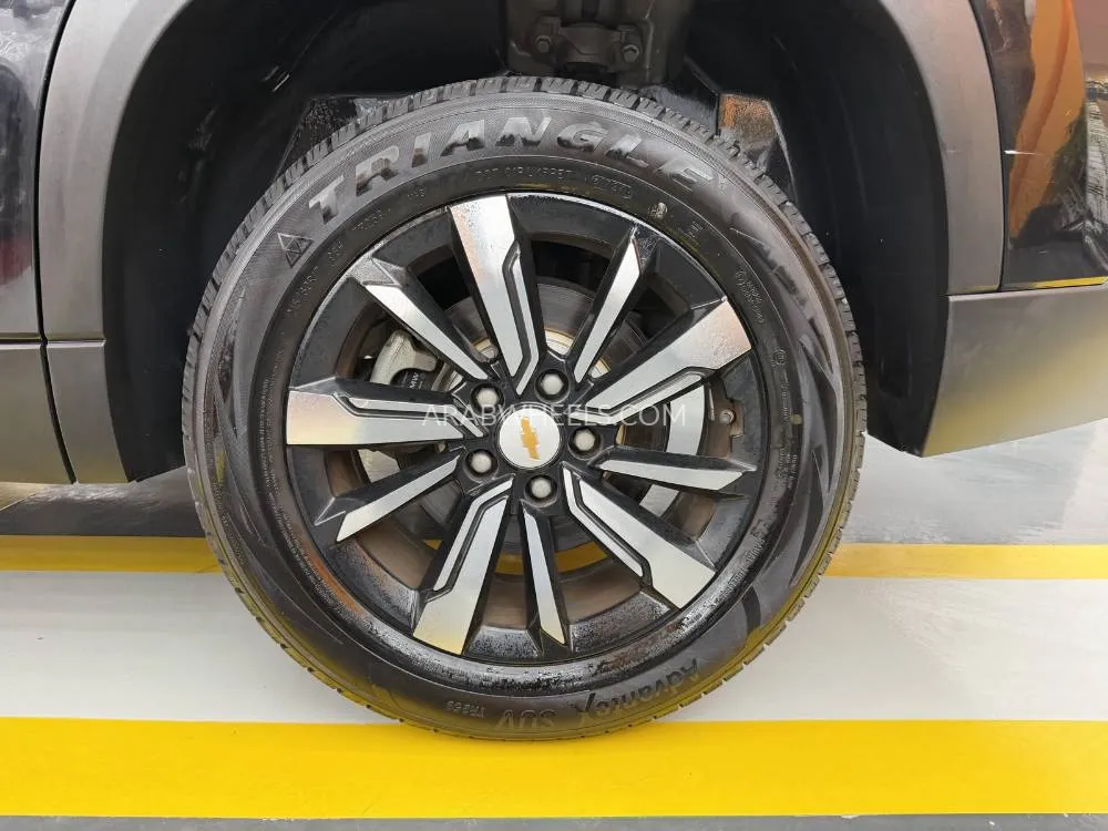 Chevrolet Captiva 2021 for Sale in Dubai Image-9