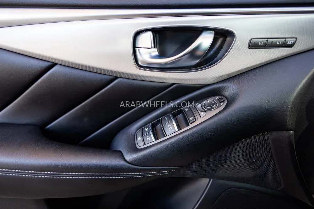 Infiniti Q50 2023 for Sale in Dubai Image-12