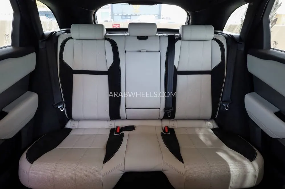 لاند روفر رينج روفر فيلار 2018 for Sale in دبي Image-35