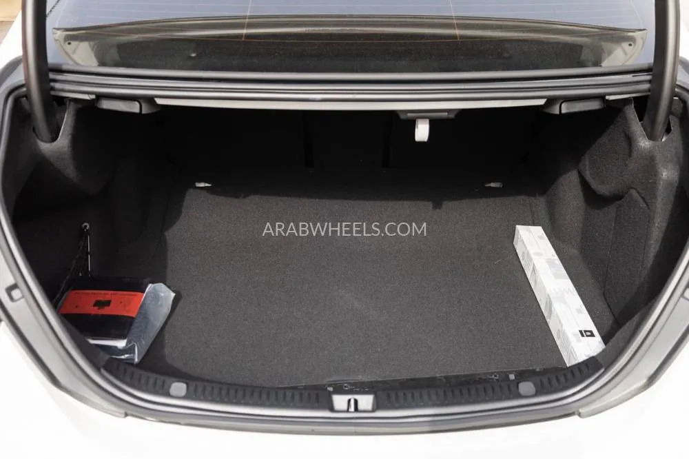 Mercedes Benz E Class 2023 for Sale in Dubai Image-30