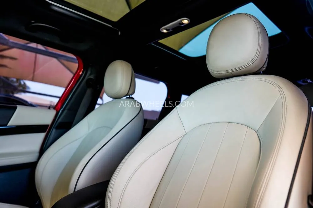 Mini Countryman 2018 for Sale in Dubai Image-30