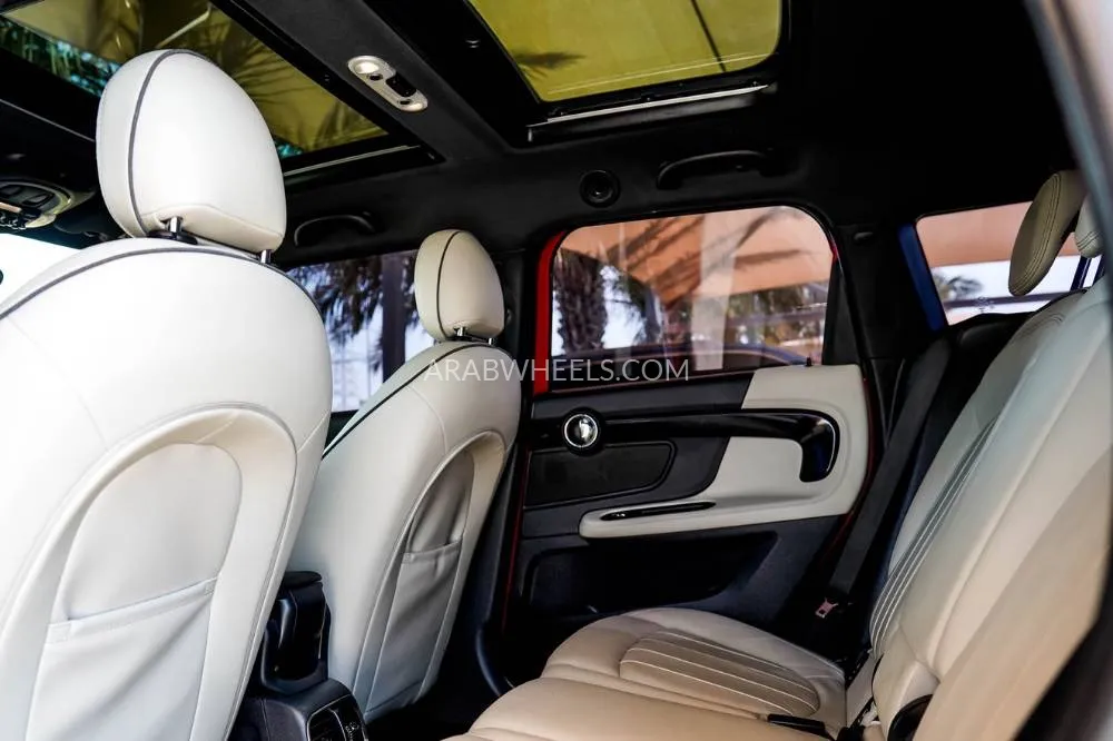 Mini Countryman 2018 for Sale in Dubai Image-31