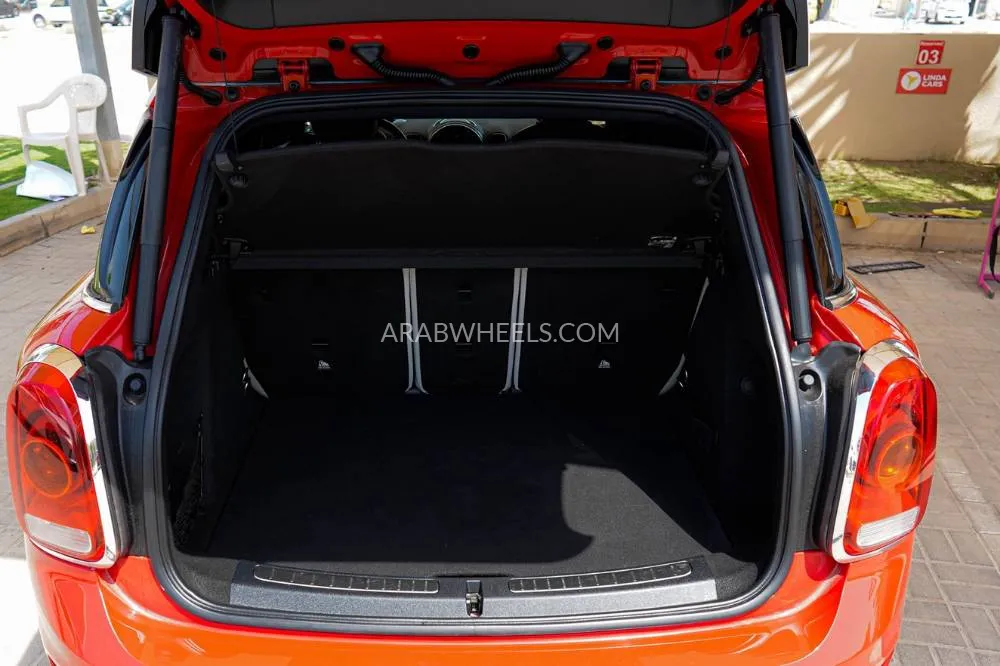 Mini Countryman 2018 for Sale in Dubai Image-35