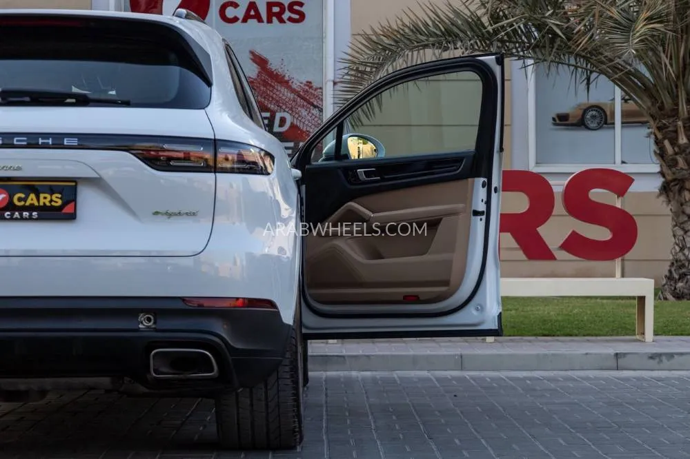 Porsche Cayenne 2019 for Sale in Dubai Image-7