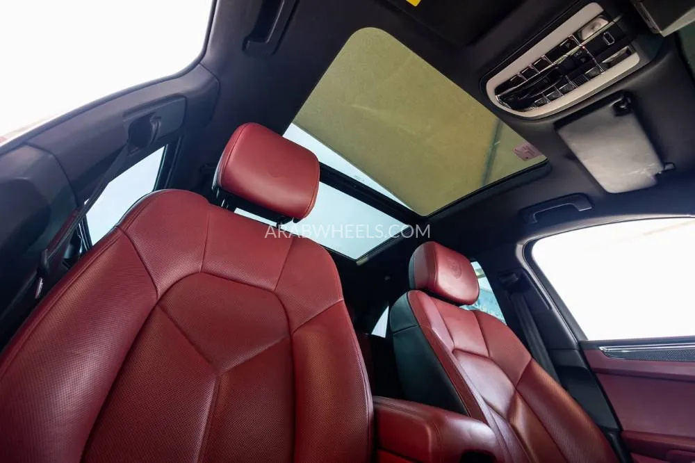 Porsche Macan 2015 for Sale in Dubai Image-23