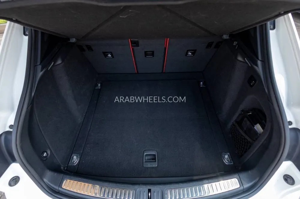 Porsche Macan 2015 for Sale in Dubai Image-25