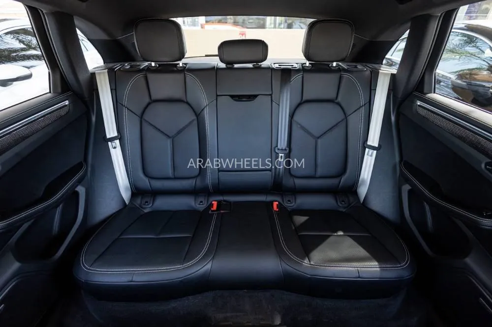 Porsche Macan 2024 for Sale in Dubai Image-26