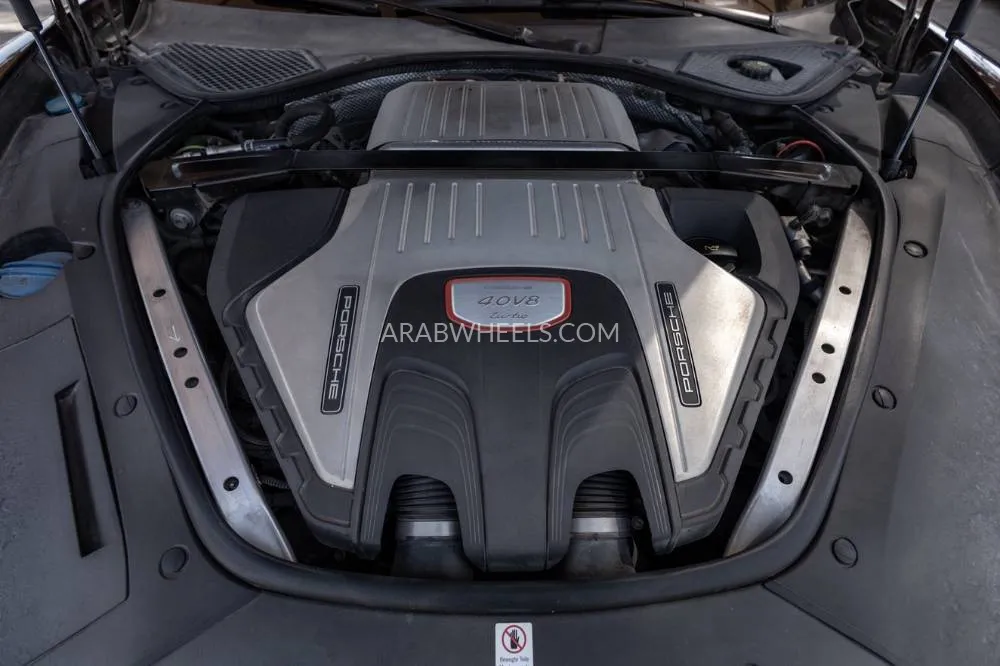 Porsche Panamera 2018 for Sale in Dubai Image-11