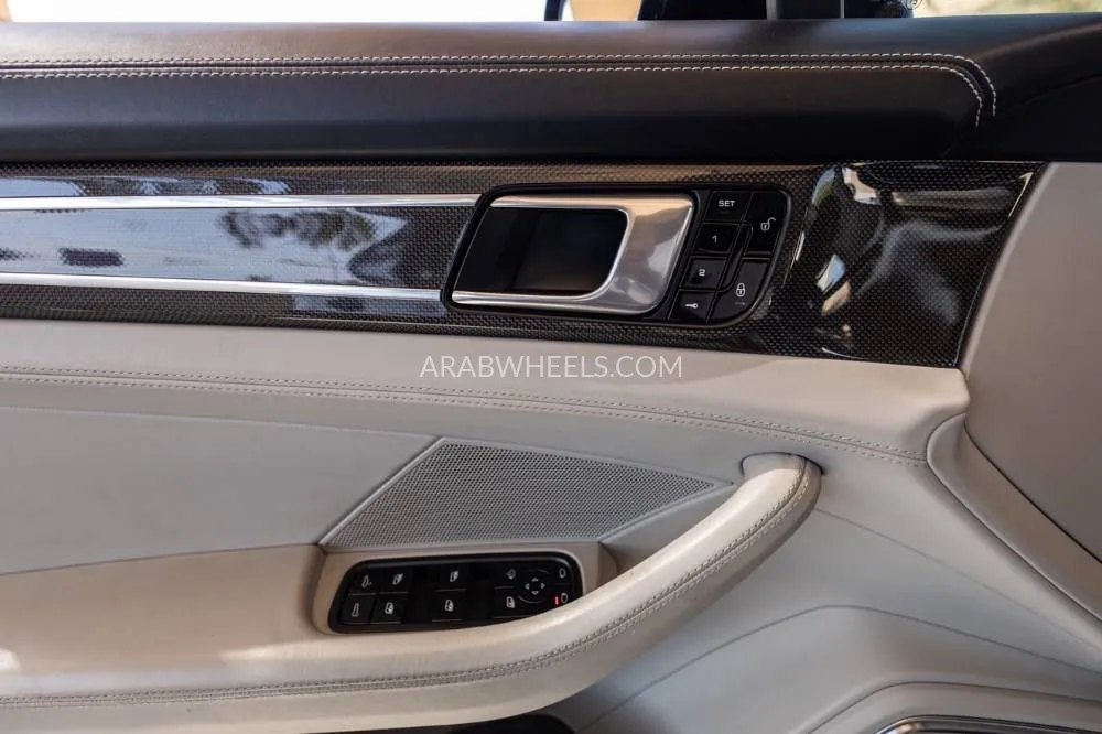 Porsche Panamera 2018 for Sale in Dubai Image-12