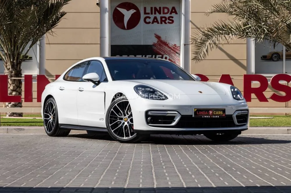 Porsche Panamera 2022 for Sale in Dubai Image-3