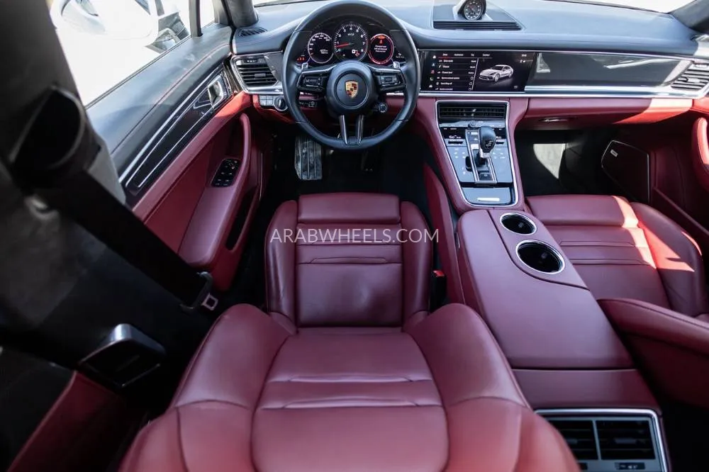 Porsche Panamera 2022 for Sale in Dubai Image-18