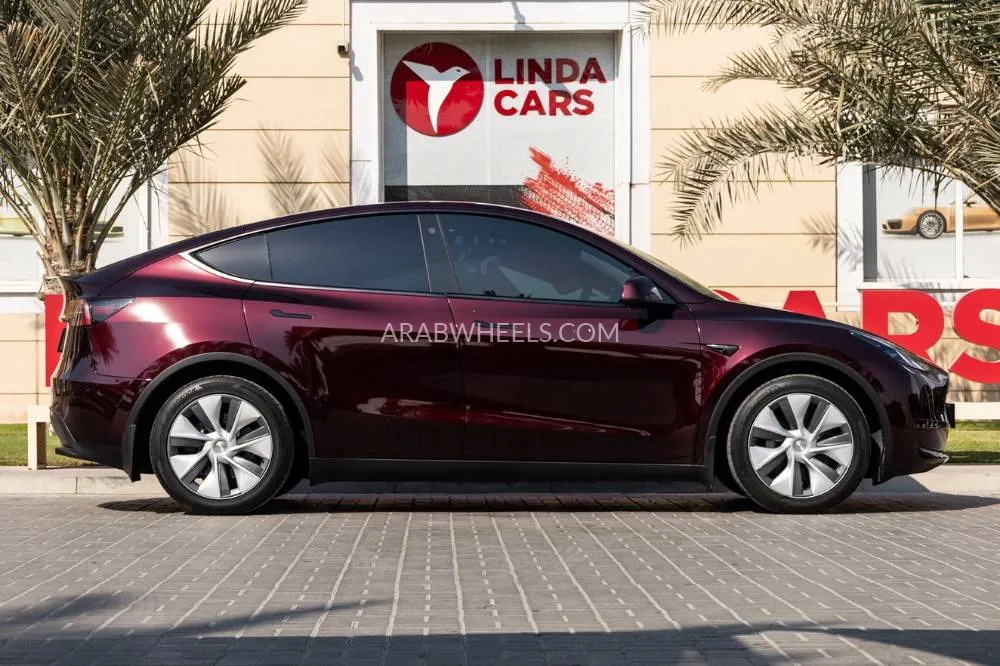 Tesla Model Y 2024 for Sale in Dubai Image-10