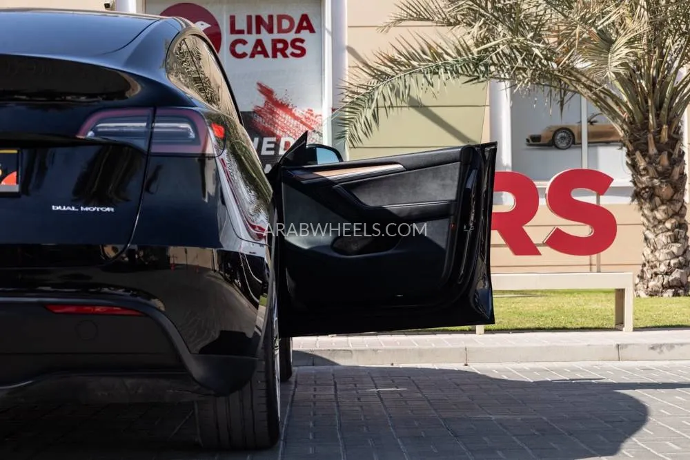 Tesla Model Y 2024 for Sale in Dubai Image-7