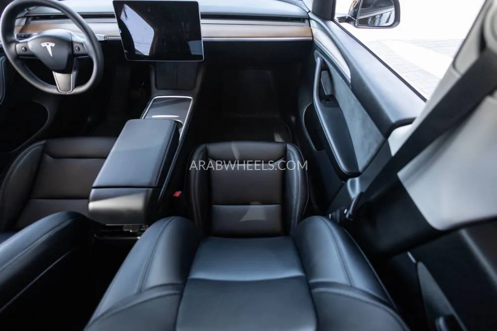 Tesla Model Y 2024 for Sale in Dubai Image-16