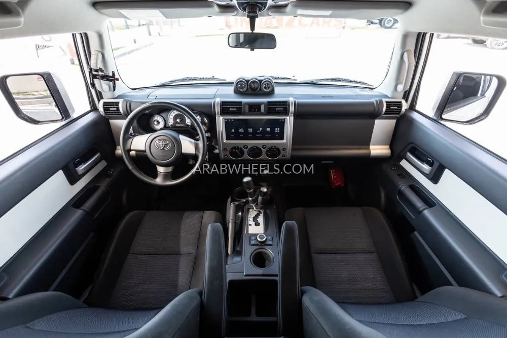 Toyota FJ Cruiser 2022 for Sale in Dubai Image-14