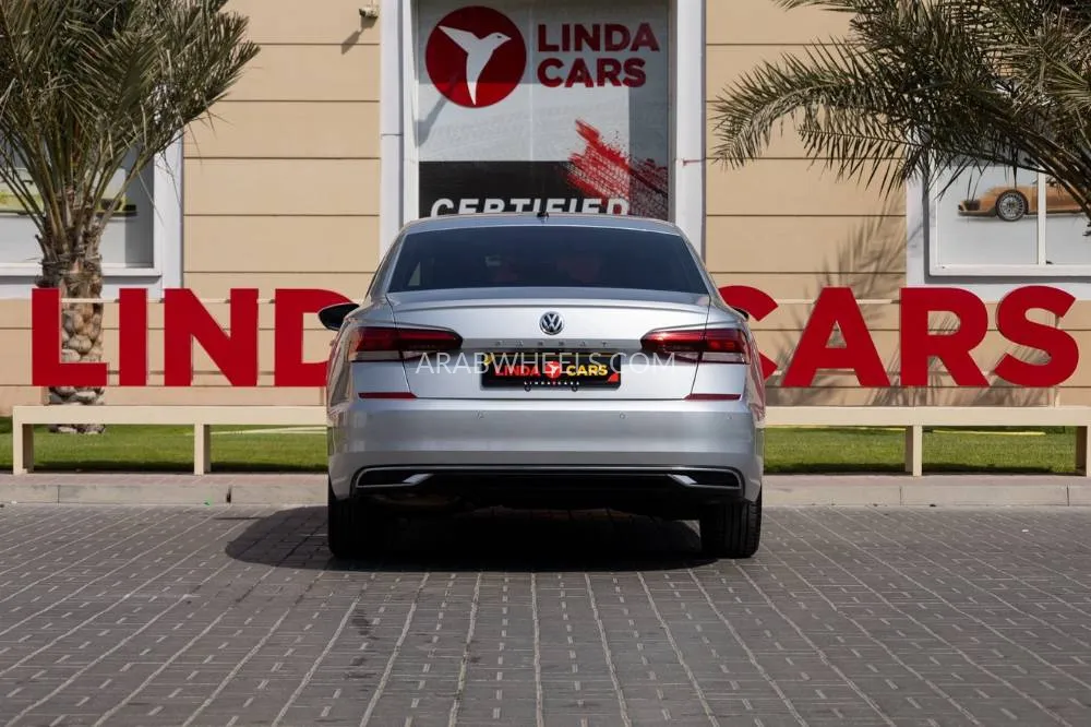Volkswagen Passat 2021 for Sale in Dubai Image-6