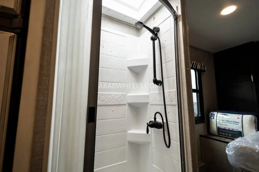 Ford E 450 2022 for Sale in Dubai Image-30