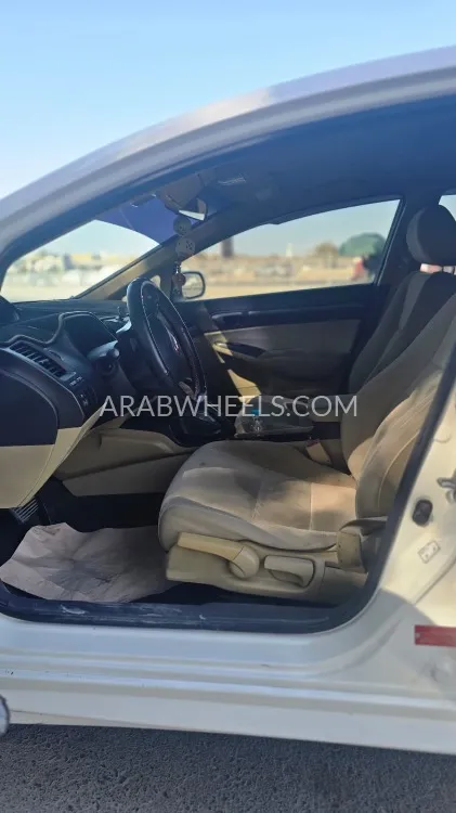 Honda Civic 2006 for Sale in Sharjah Image-7