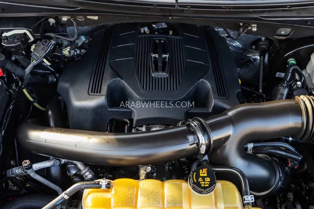 Lincoln Navigator 2021 for Sale in Dubai Image-11