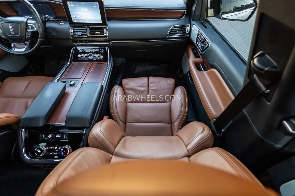 Lincoln Navigator 2021 for Sale in Dubai Image-17