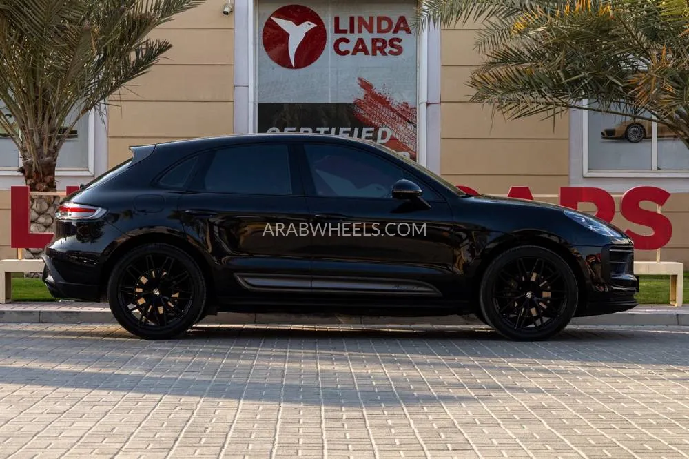 Porsche Macan 2022 for Sale in Dubai Image-9