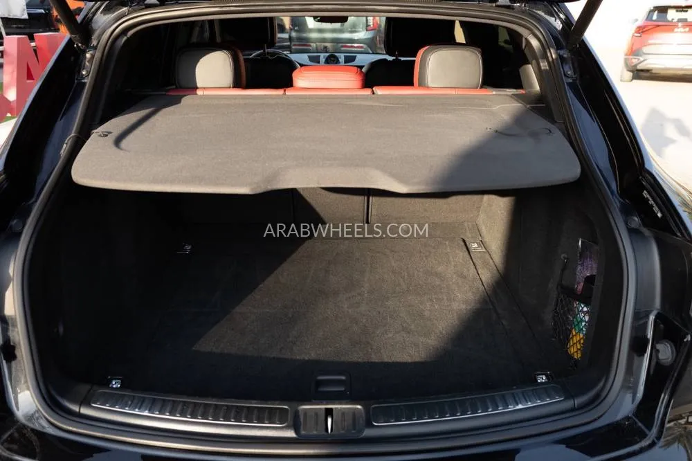 Porsche Macan 2022 for Sale in Dubai Image-22