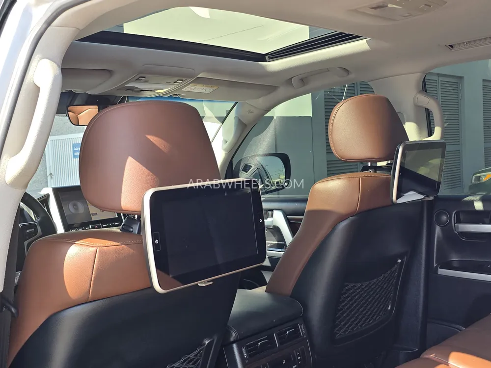 Toyota Land Cruiser 2018 for Sale in Sharjah Image-12