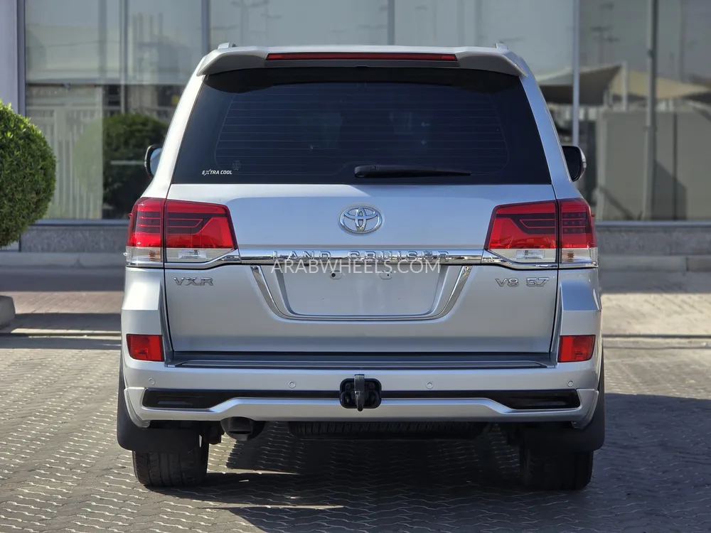 Toyota Land Cruiser 2018 for Sale in Sharjah Image-5