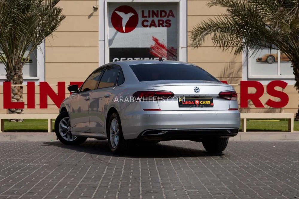 Volkswagen Passat 2021 for Sale in Dubai Image-8