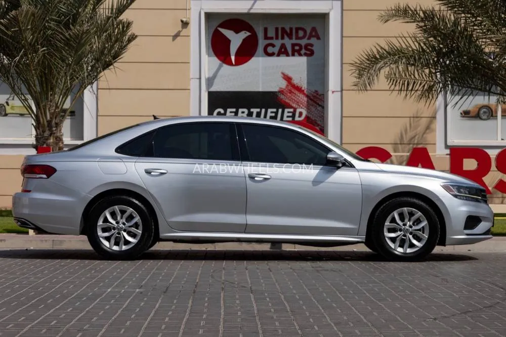 Volkswagen Passat 2021 for Sale in Dubai Image-10