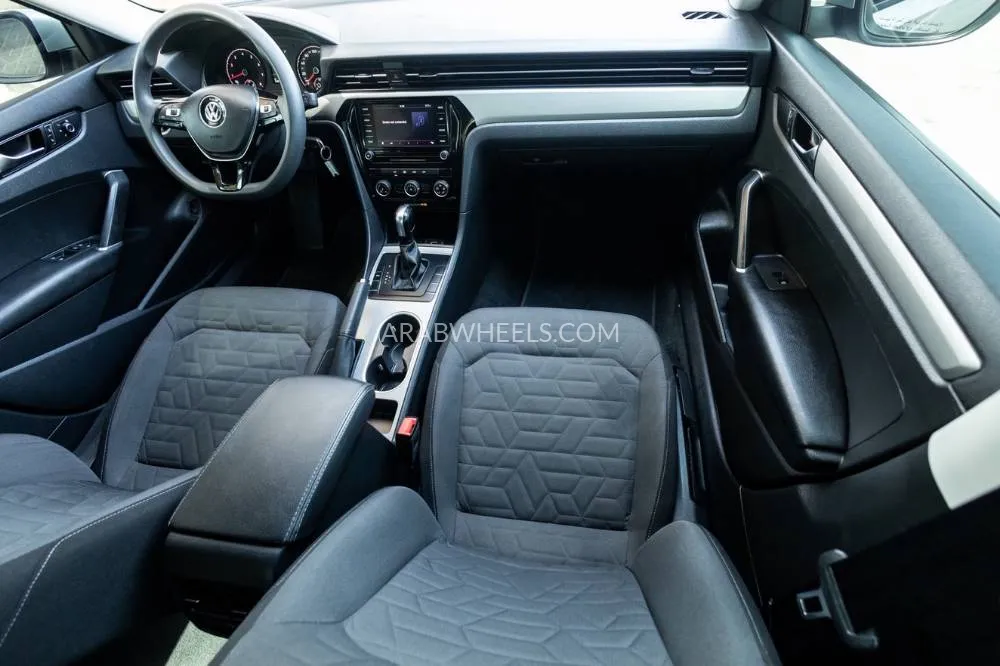 Volkswagen Passat 2021 for Sale in Dubai Image-21