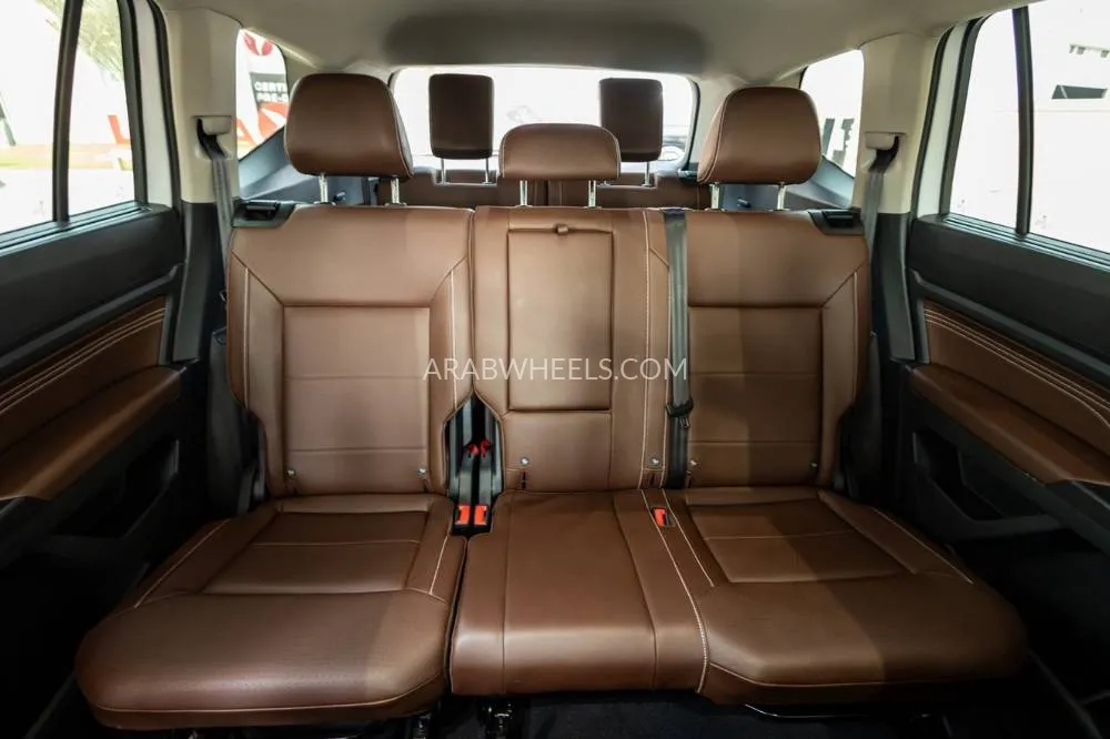 Volkswagen Teramont 2022 for Sale in Dubai Image-24