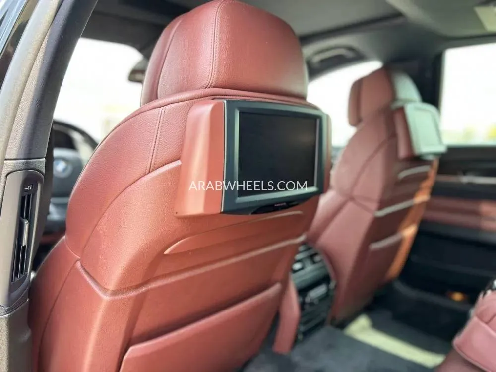 BMW 7 series 2011 for Sale in Ras Al Khaimah Image-18