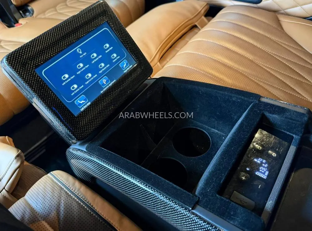 Mercedes Benz V Class 2023 for Sale in Dubai Image-15