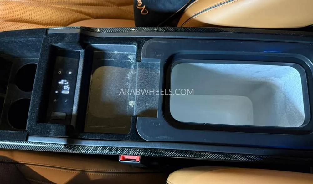 Mercedes Benz V Class 2023 for Sale in Dubai Image-16