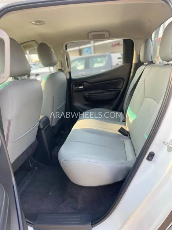 ميتسوبيشي L200 2019 for Sale in دبي Image-4