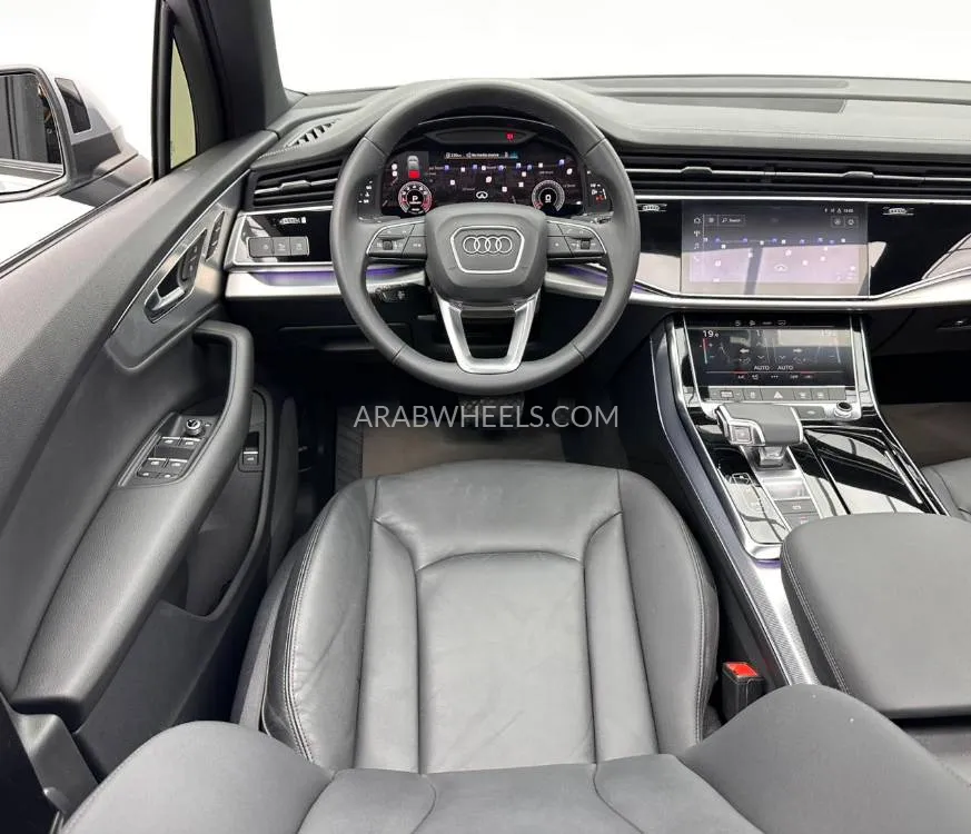 Audi Q7 2023 for Sale in Dubai Image-8