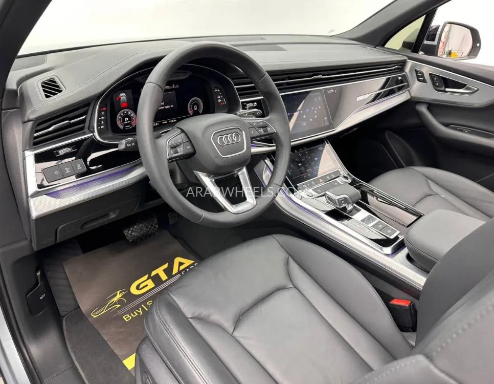 Audi Q7 2023 for Sale in Dubai Image-9
