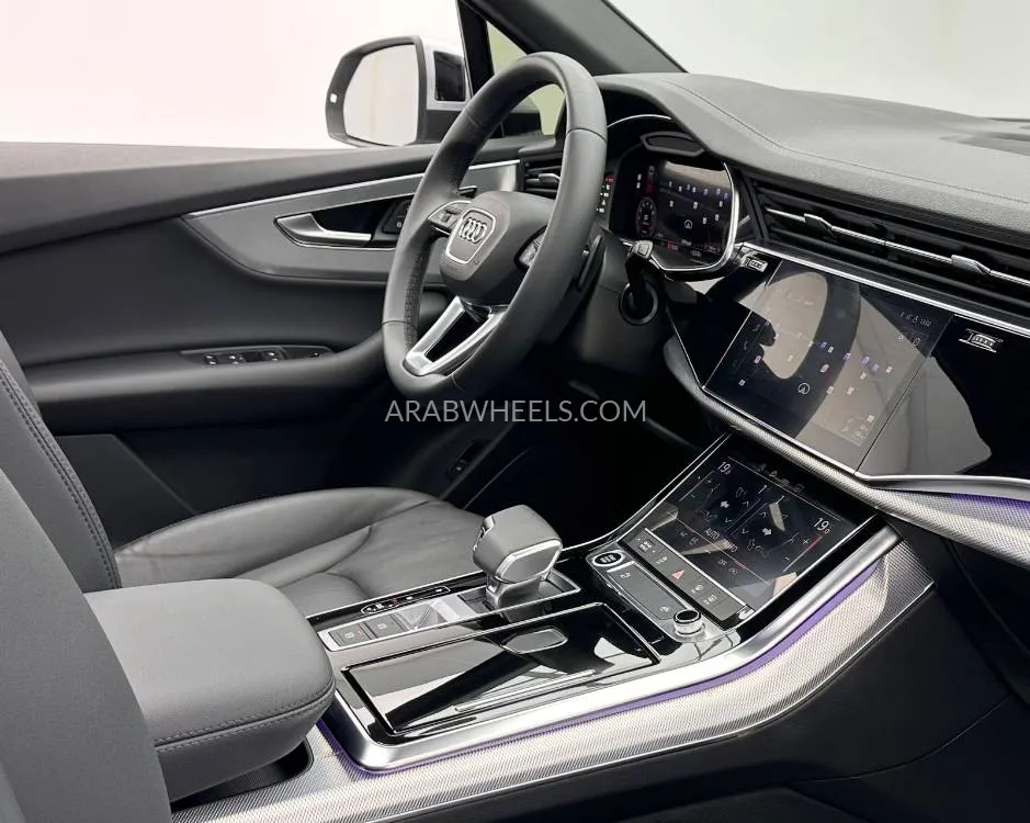 Audi Q7 2023 for Sale in Dubai Image-12