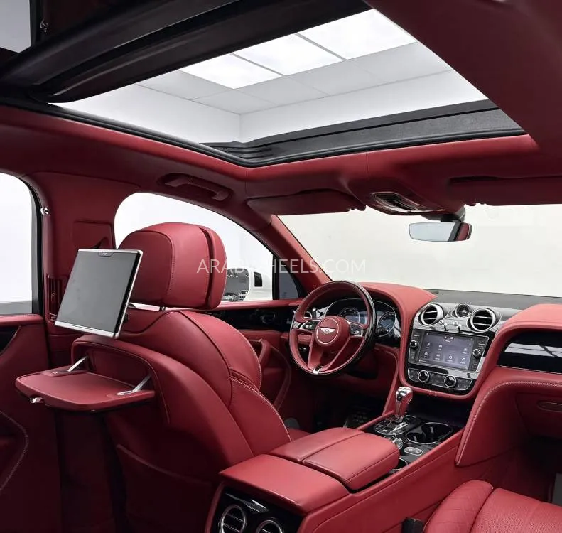 Bentley Bentayga 2019 for Sale in Dubai Image-10