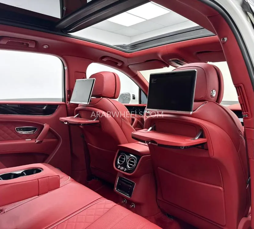 Bentley Bentayga 2019 for Sale in Dubai Image-16