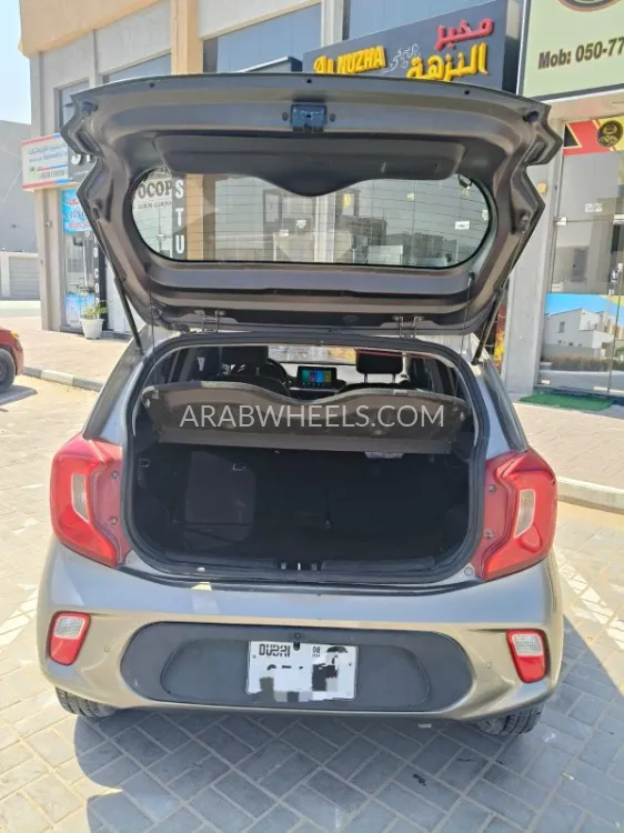 Kia Picanto 2018 for Sale in Ajman Image-3