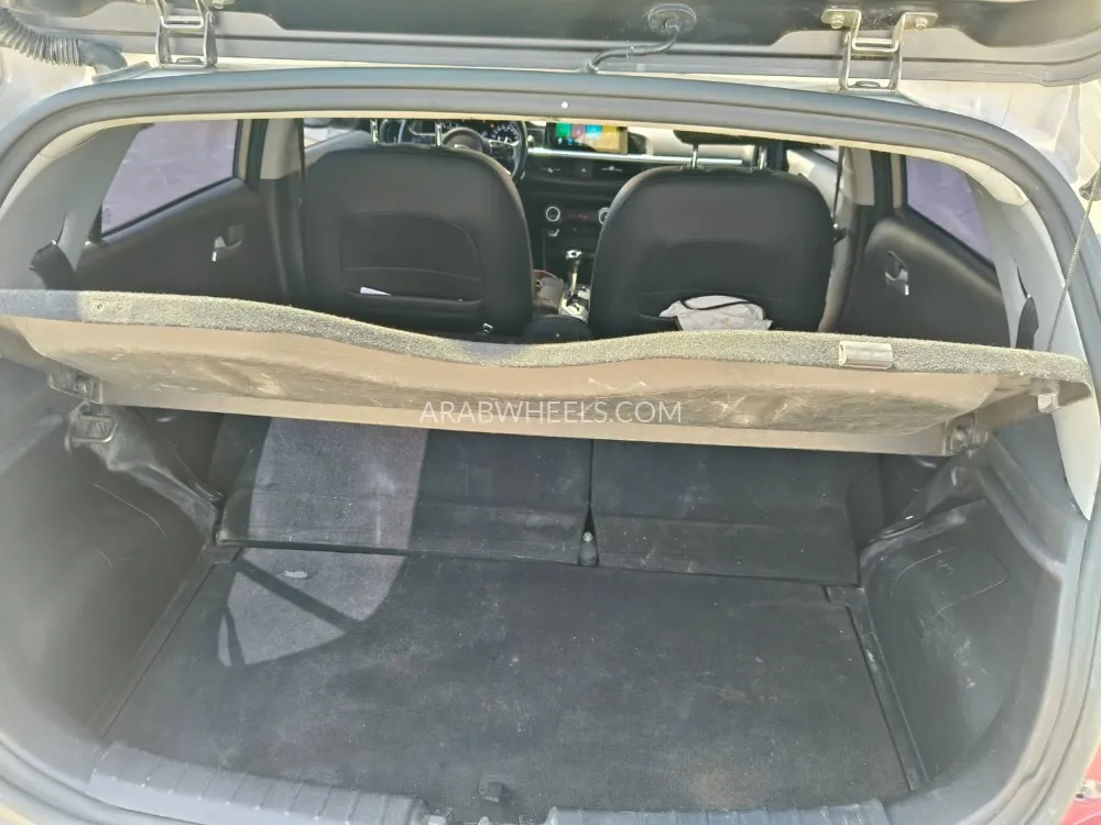 Kia Picanto 2018 for Sale in Ajman Image-8